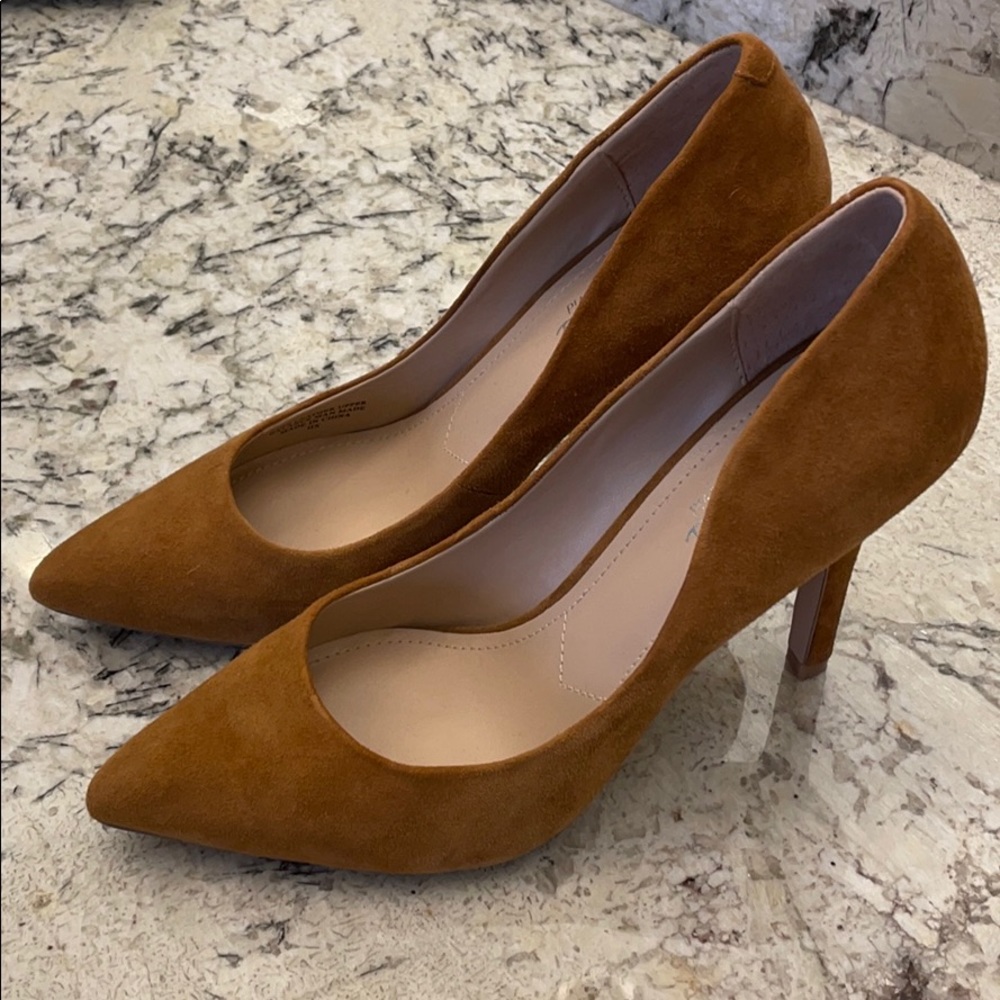 Cognac Suede Pumps